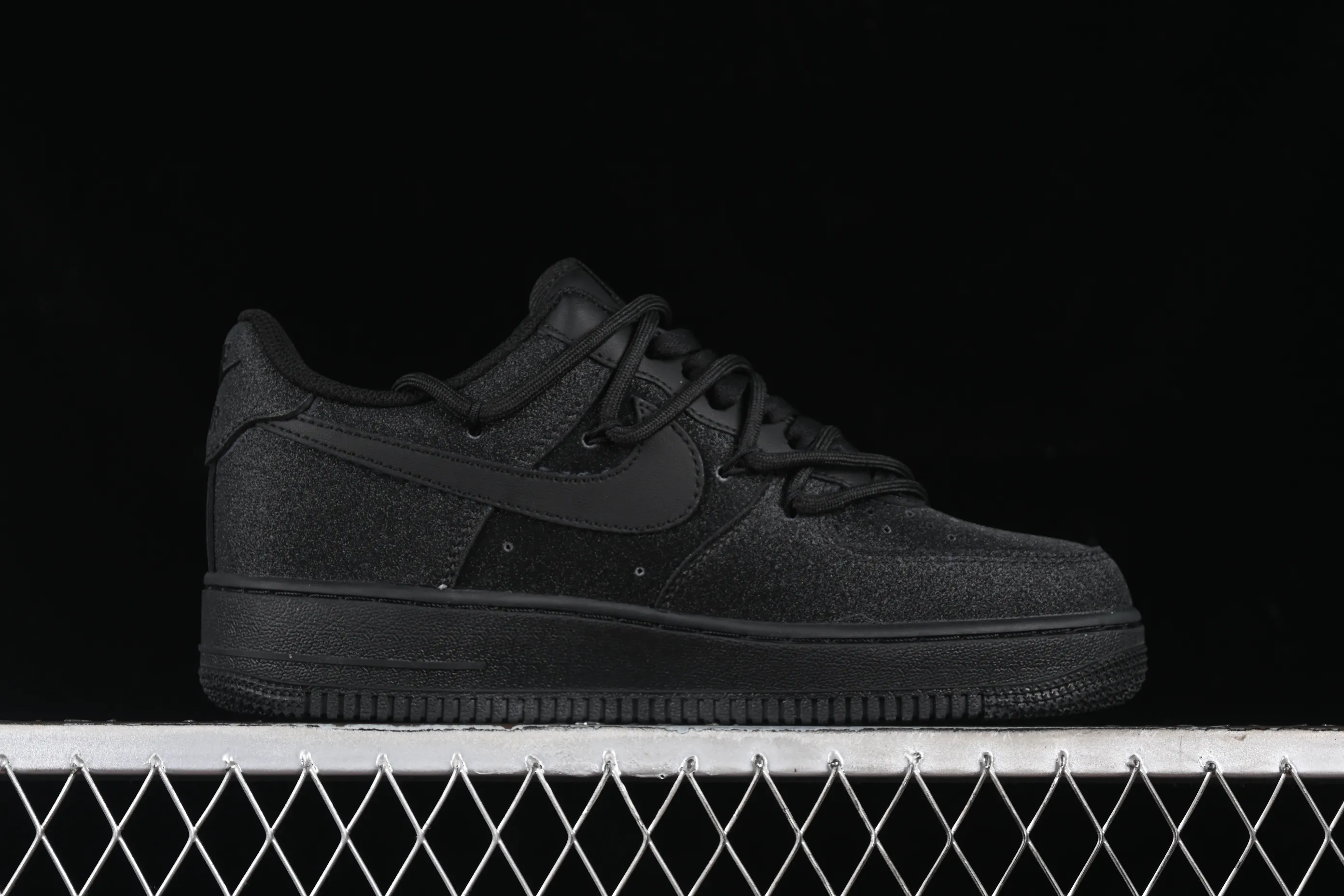 All categories Nk Air Force 1 Air Force series Nk Air Force 1 Mid Air Force mid-top Nk Air Force 1'07 Low Cleanfit Official hot style customization Black blue starry sky full of diamonds Air Force 1 low-top casual sneakers ZH0316-042